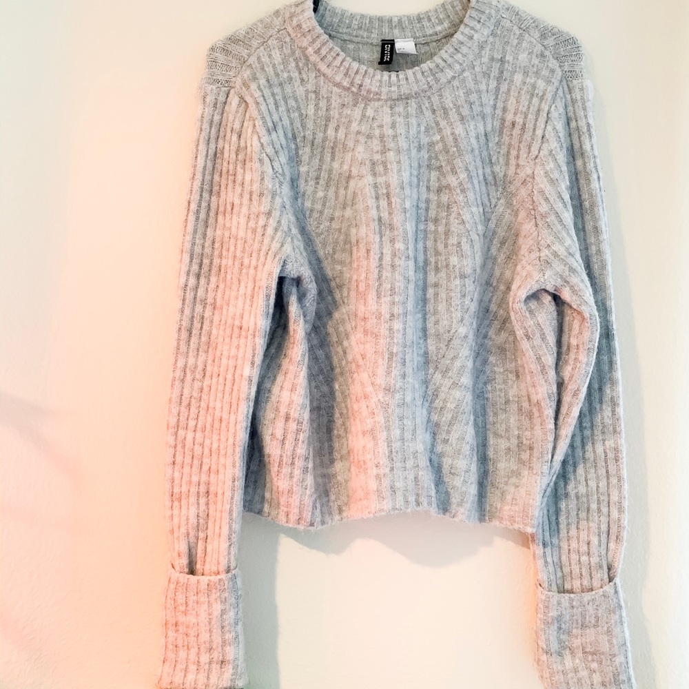 🍁Cropped Grey Knit Sweater🍁